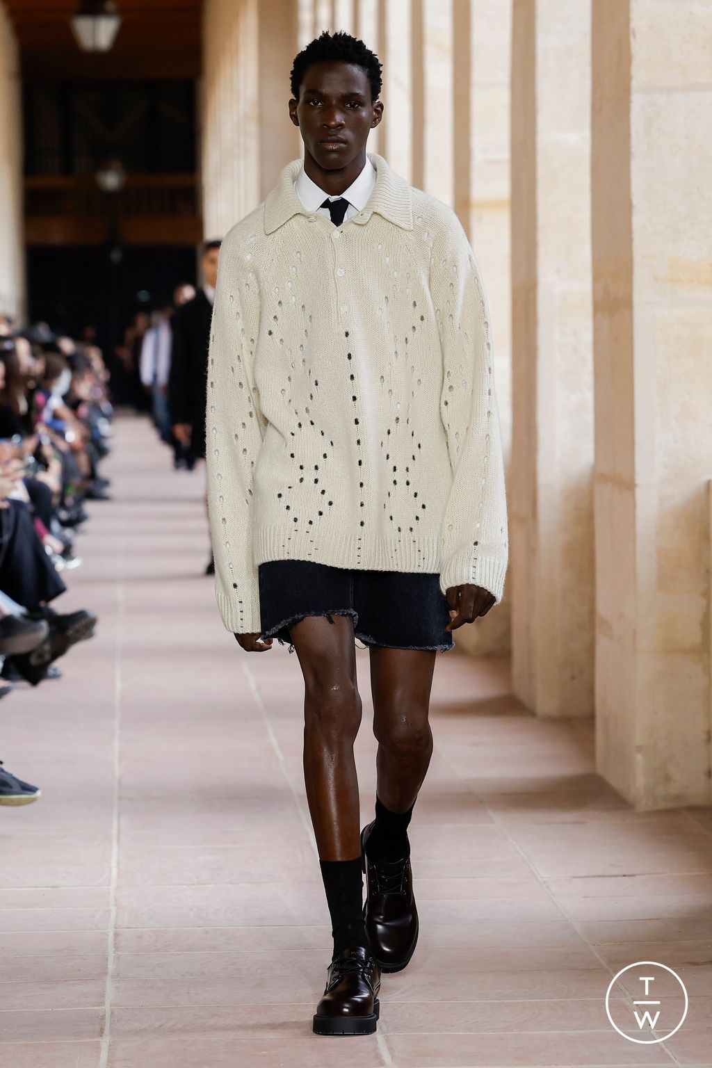 Fashion Week Paris Spring/Summer 2024 look 37 from the Givenchy collection menswear