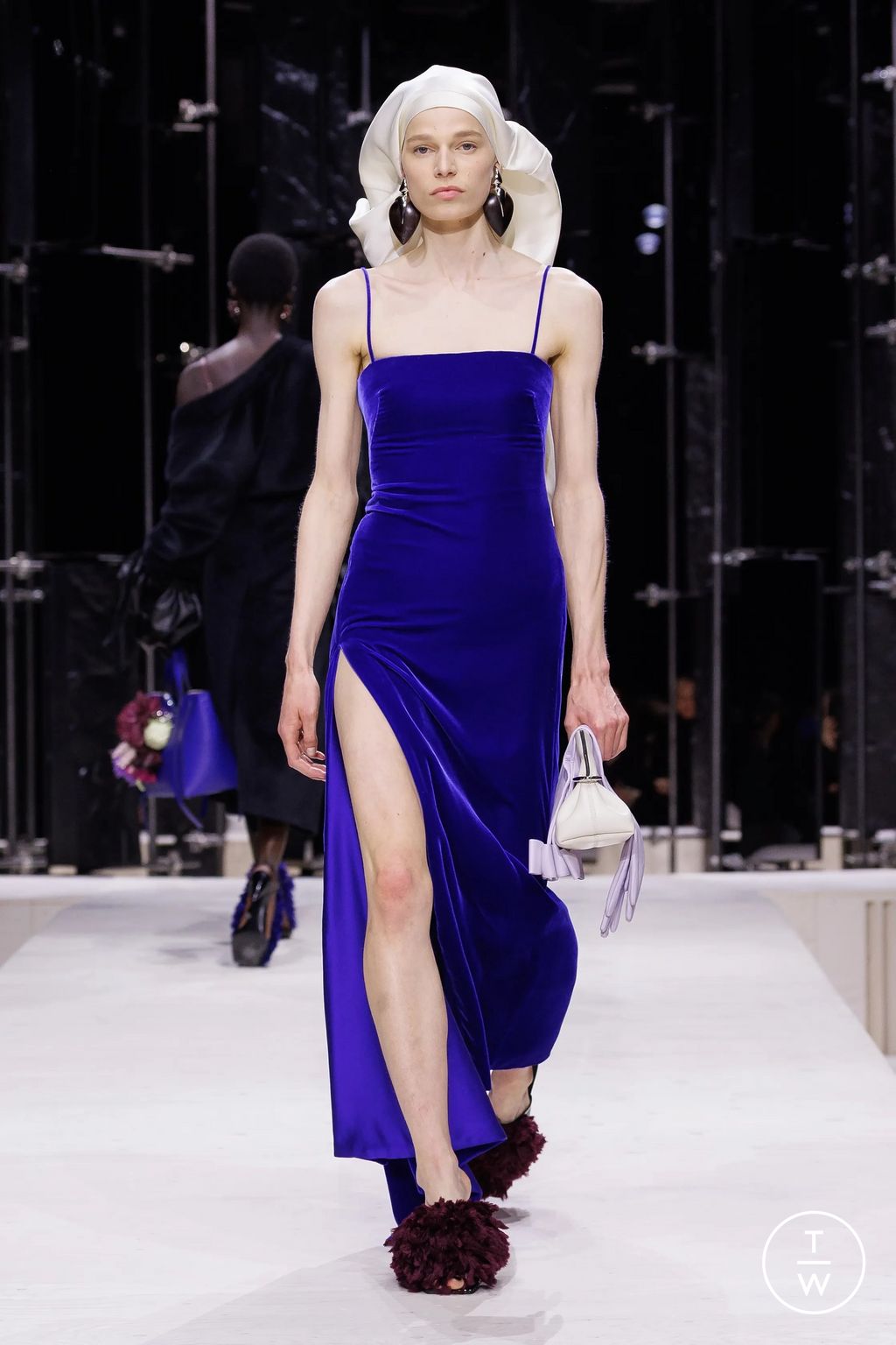 Fashion Week Paris Fall/Winter 2026 look 4 from the Givenchy collection womenswear