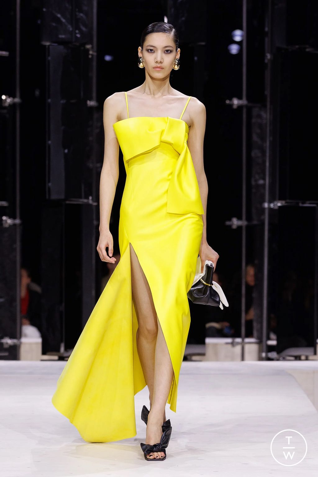 Fashion Week Paris Fall/Winter 2026 look 8 from the Givenchy collection 女装