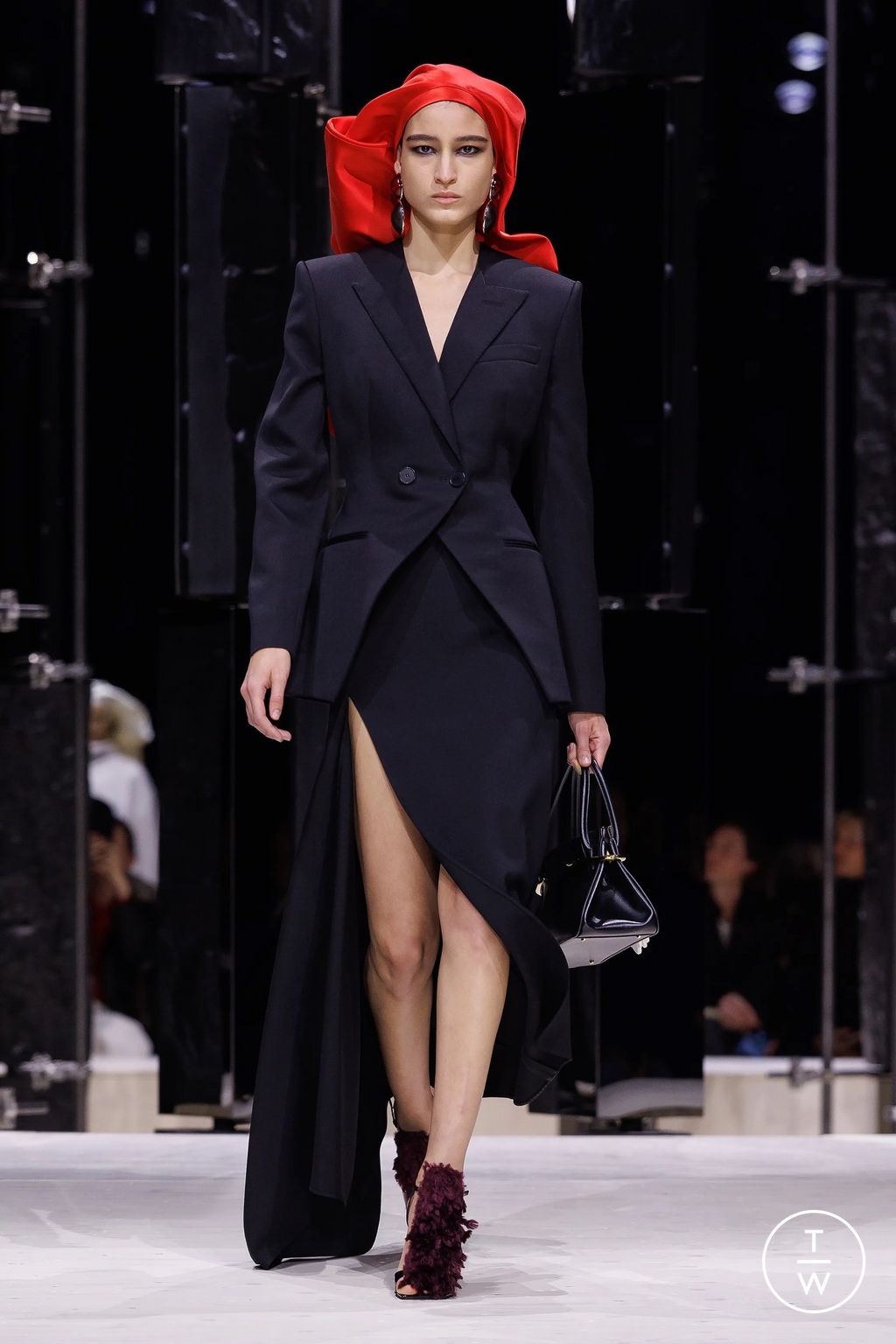 Fashion Week Paris Fall/Winter 2026 look 11 from the Givenchy collection 女装