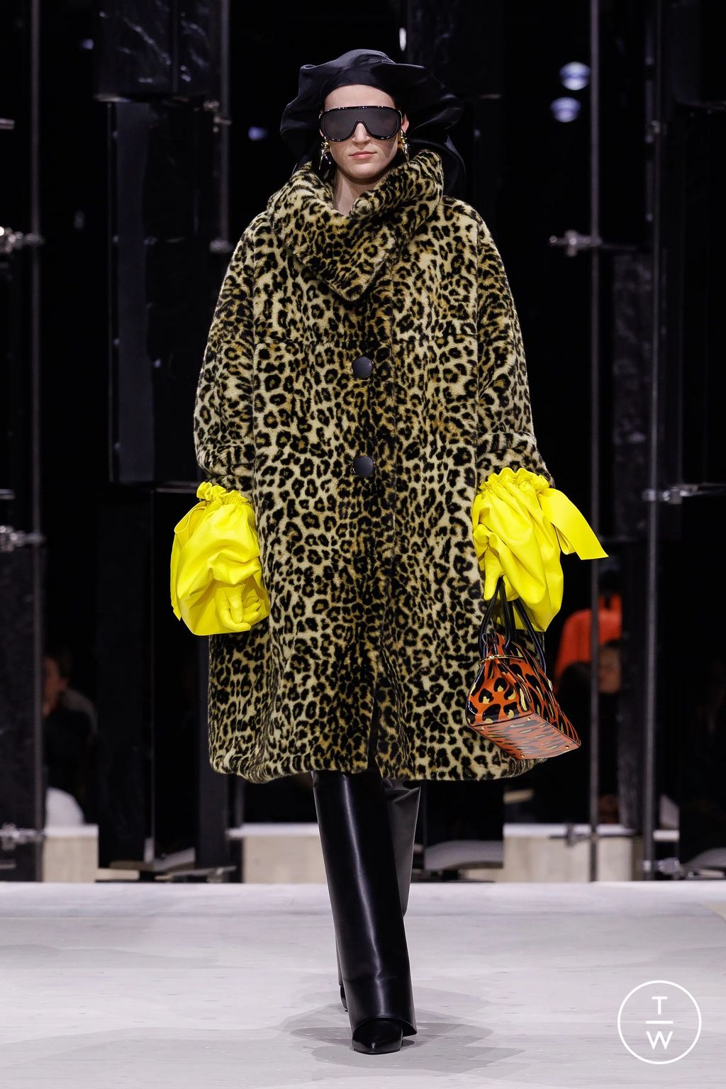 Fashion Week Paris Fall/Winter 2026 look 25 from the Givenchy collection 女装