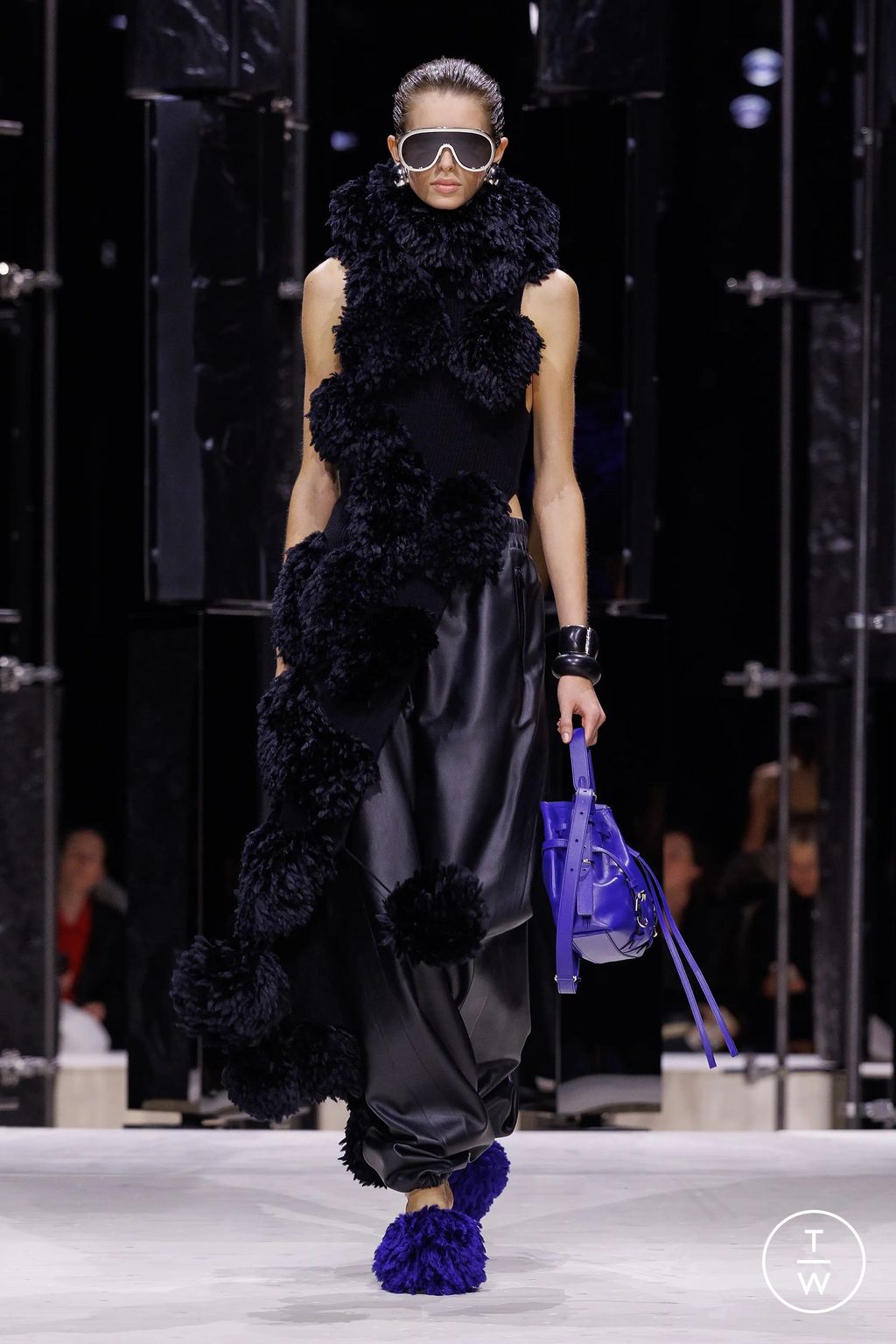 Fashion Week Paris Fall/Winter 2026 look 28 from the Givenchy collection 女装