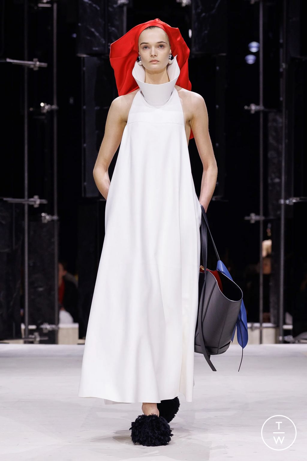 Fashion Week Paris Fall/Winter 2026 look 31 from the Givenchy collection womenswear