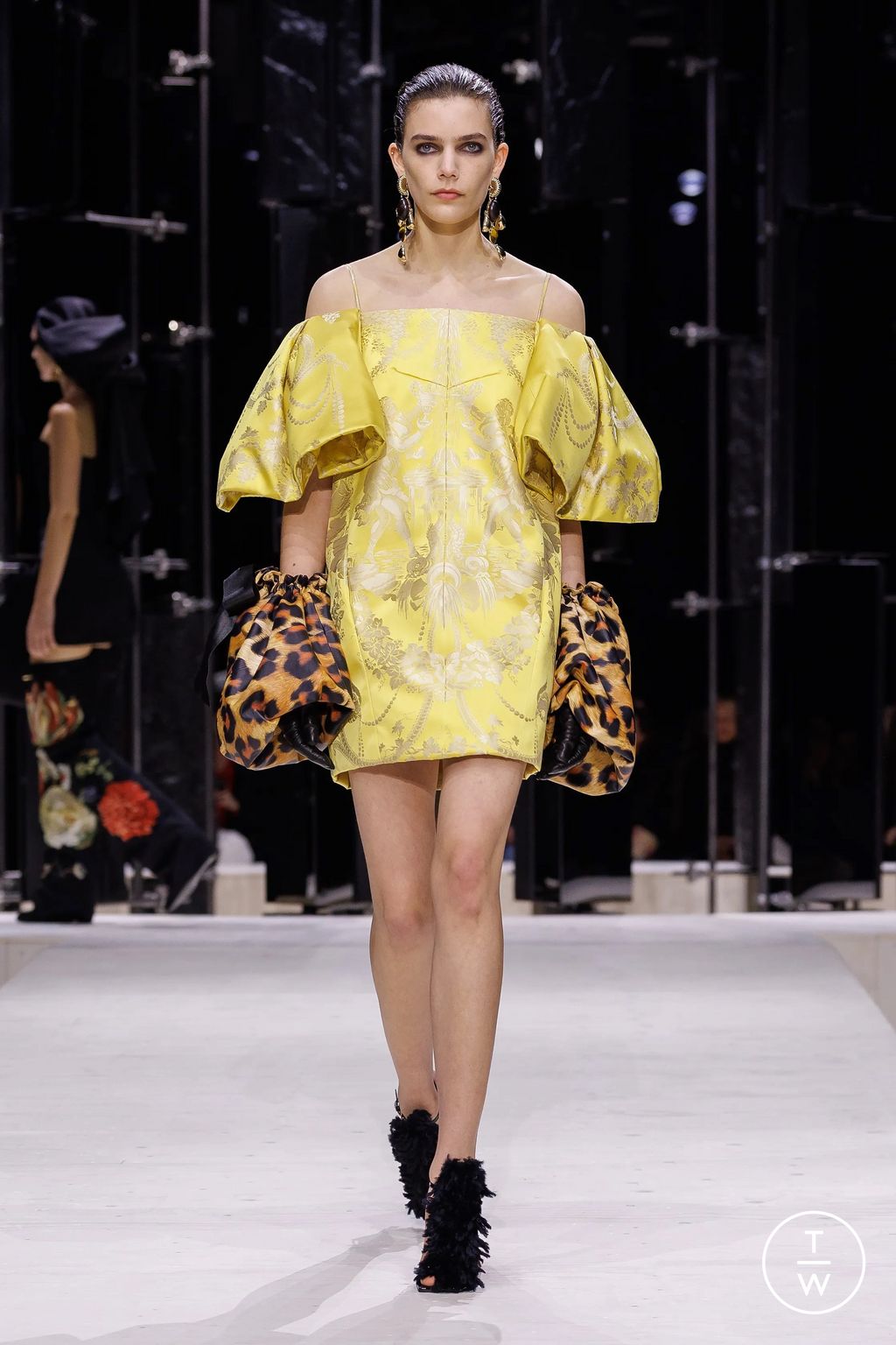 Fashion Week Paris Fall/Winter 2026 look 42 from the Givenchy collection 女装