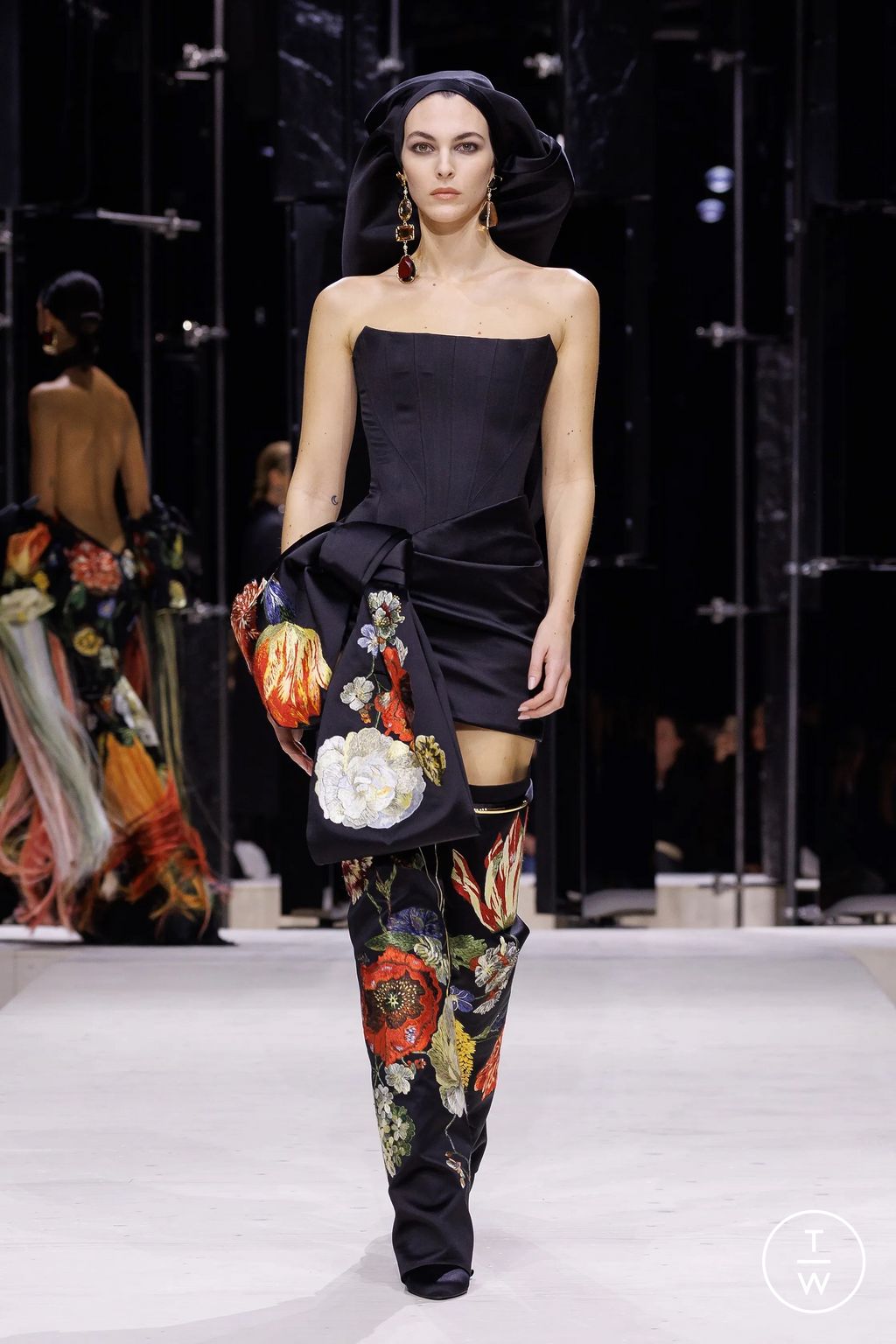 Fashion Week Paris Fall/Winter 2026 look 44 from the Givenchy collection womenswear
