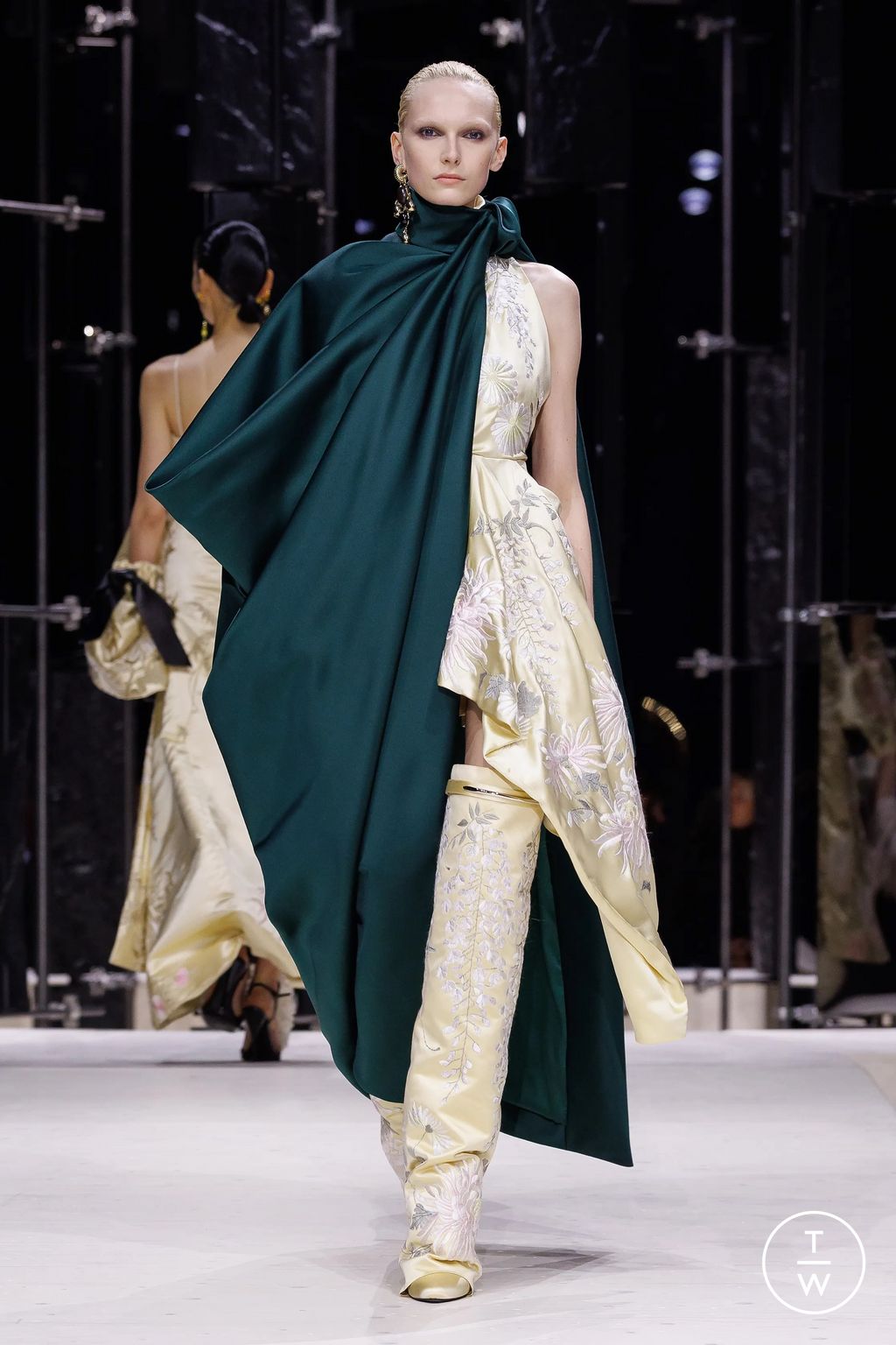 Fashion Week Paris Fall/Winter 2026 look 48 from the Givenchy collection womenswear