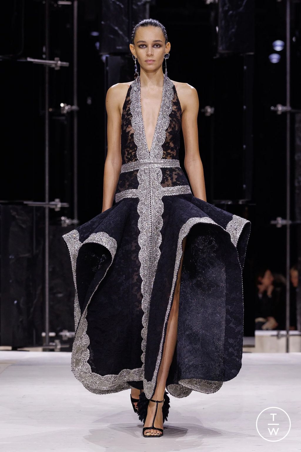 Fashion Week Paris Fall/Winter 2026 look 56 from the Givenchy collection womenswear