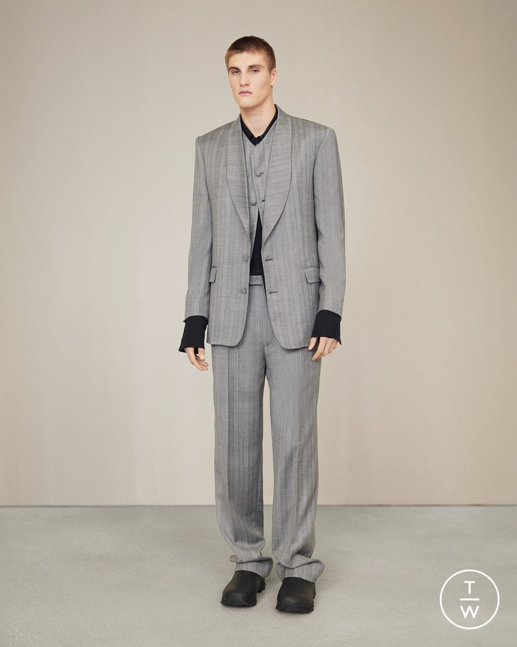 Fashion Week Paris Pre-Fall 2024 look 1 from the Givenchy collection 男装