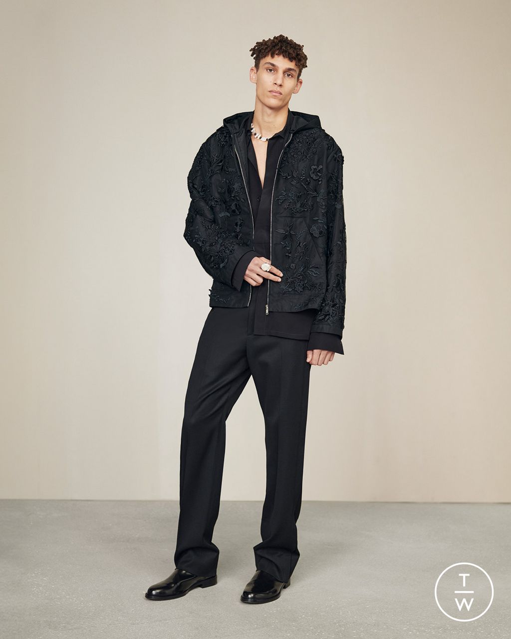 Fashion Week Paris Pre-Fall 2024 look 26 from the Givenchy collection menswear