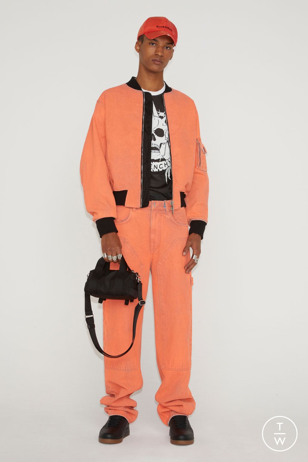 Fashion Week Paris Pre-Fall 2023 look 11 from the Givenchy collection menswear