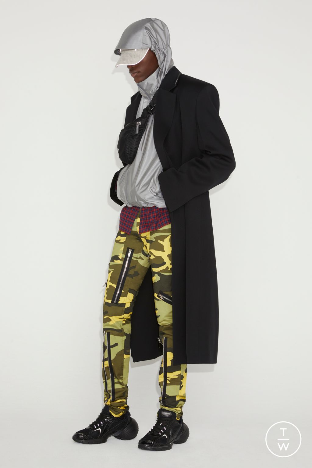 Fashion Week Paris Pre-Fall 2023 look 14 from the Givenchy collection 男装