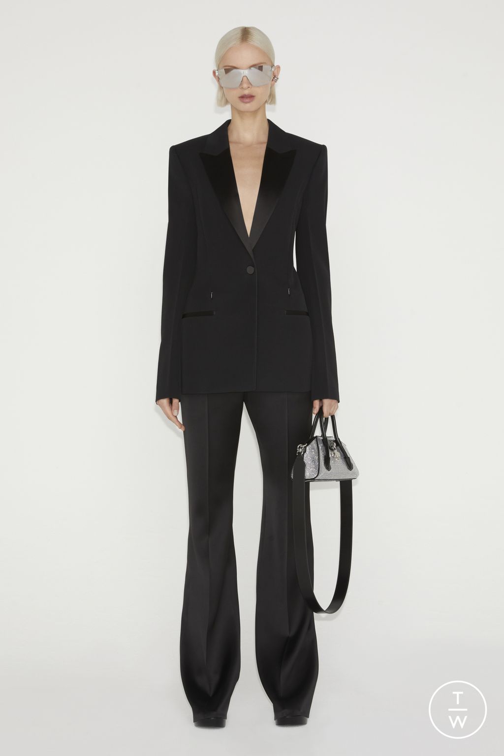 Fashion Week Paris Pre-Fall 2023 look 10 from the Givenchy collection 女装