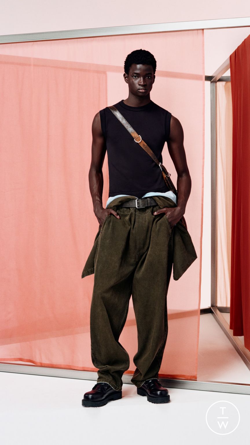 Fashion Week Paris Resort 2024 look 9 from the Givenchy collection menswear