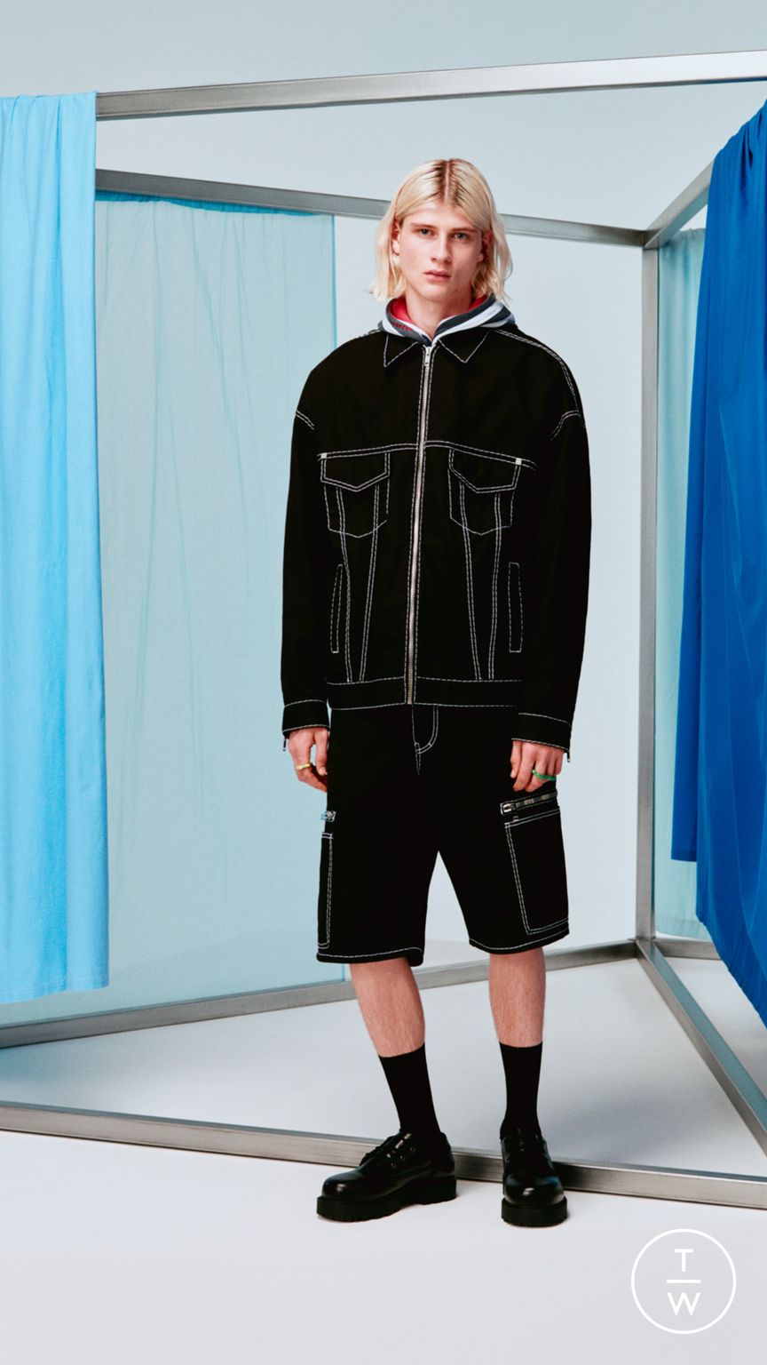 Fashion Week Paris Resort 2024 look 17 de la collection Givenchy menswear