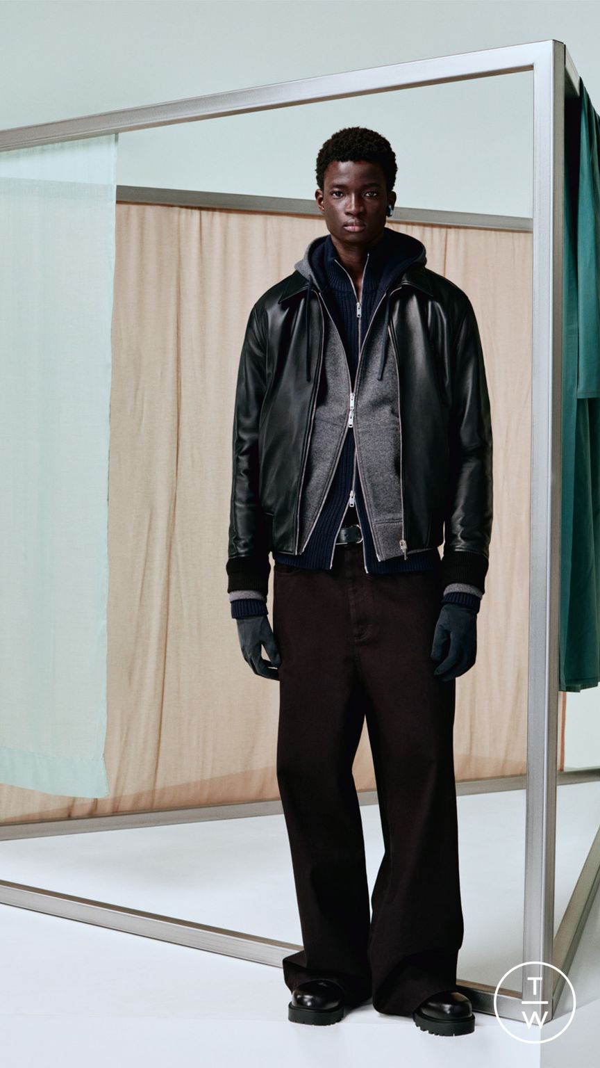 Fashion Week Paris Resort 2024 look 18 from the Givenchy collection menswear