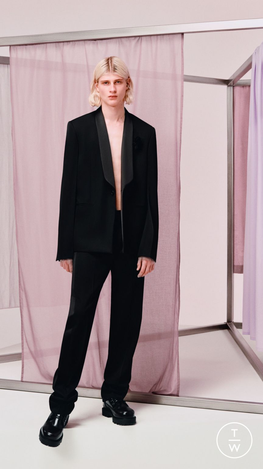 Fashion Week Paris Resort 2024 look 25 de la collection Givenchy menswear