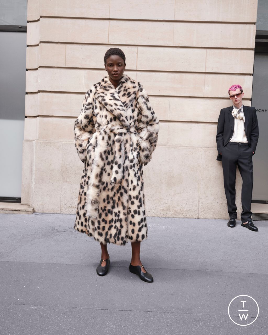 Fashion Week Paris Resort 2025 look 1 de la collection Givenchy womenswear