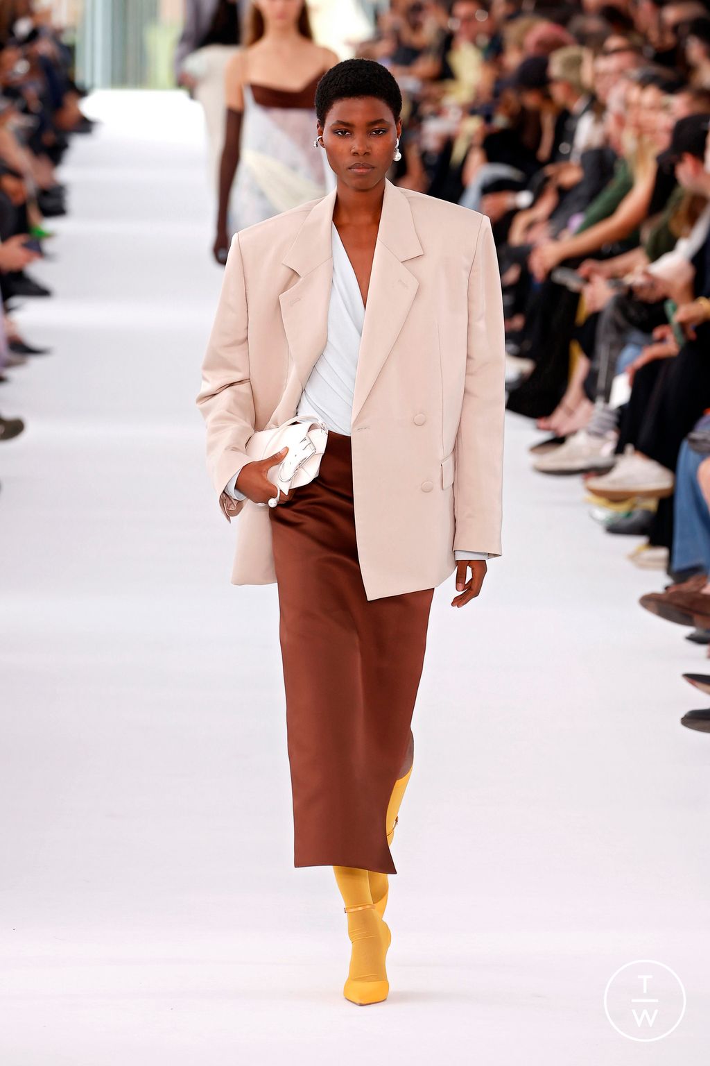 Fashion Week Paris Spring/Summer 2024 look 13 de la collection Givenchy womenswear