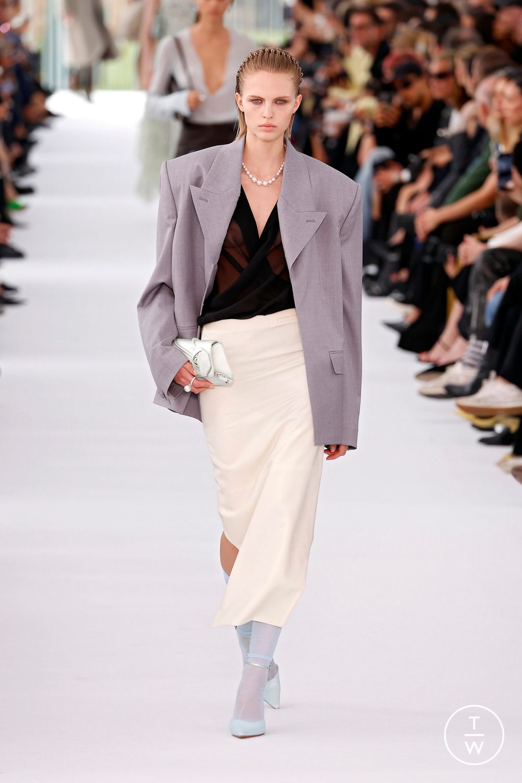 Fashion Week Paris Spring/Summer 2024 look 15 from the Givenchy collection womenswear