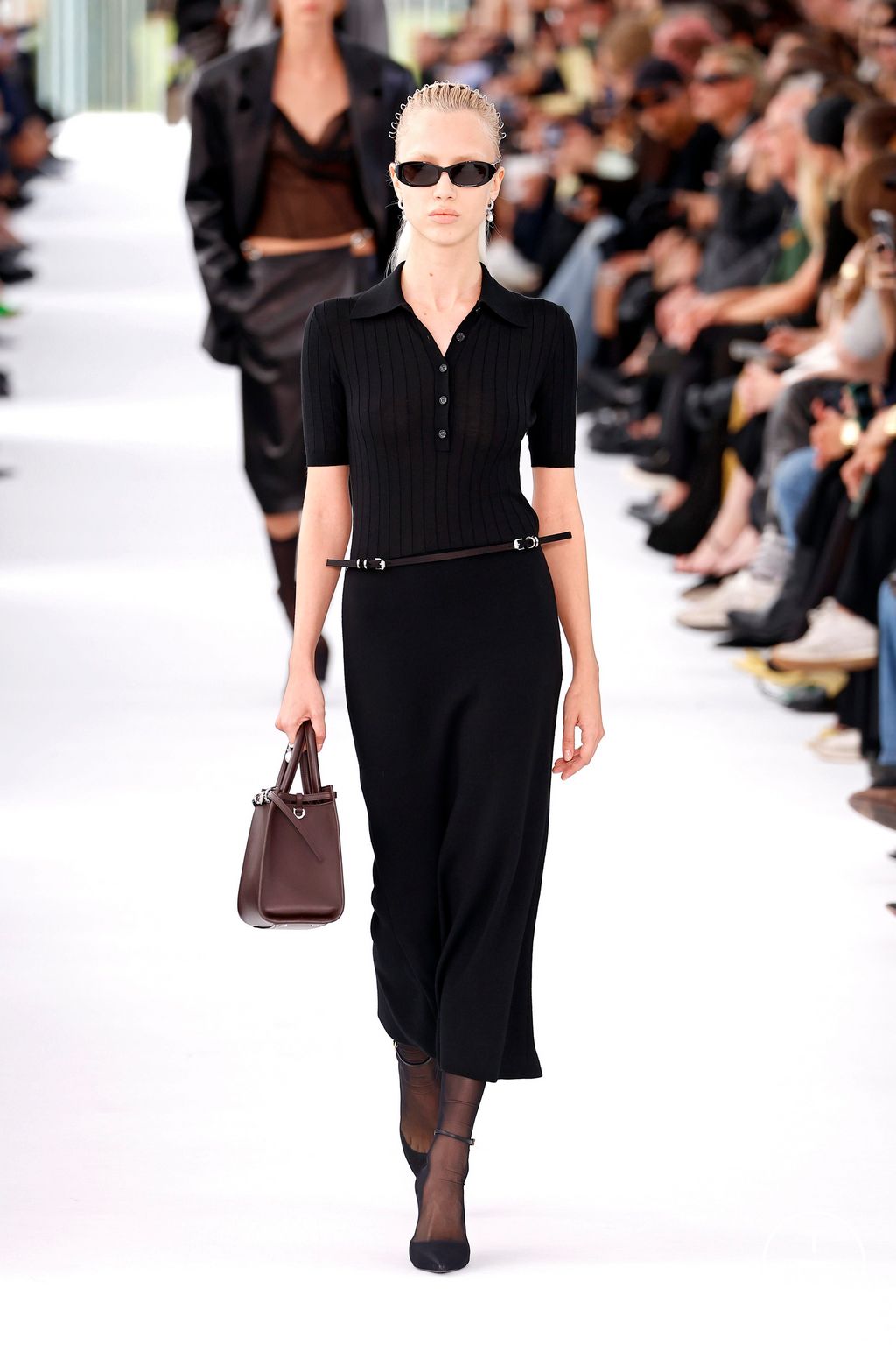 Fashion Week Paris Spring/Summer 2024 look 28 from the Givenchy collection 女装