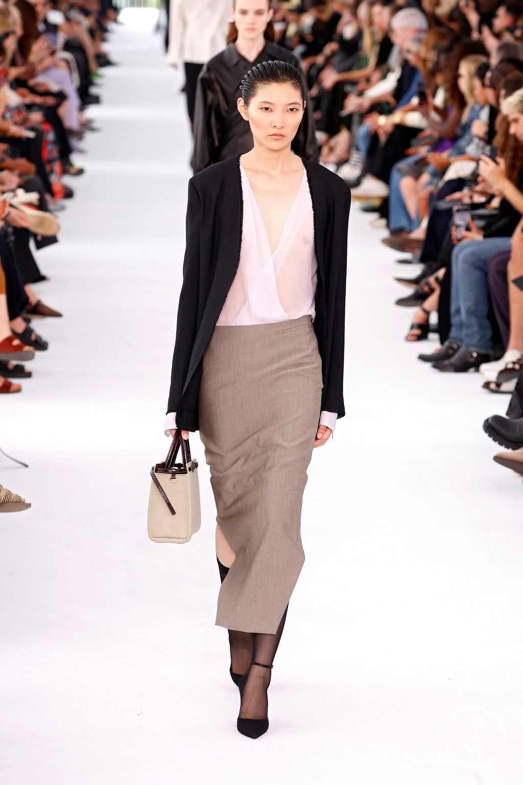 Fashion Week Paris Spring/Summer 2024 look 32 de la collection Givenchy womenswear