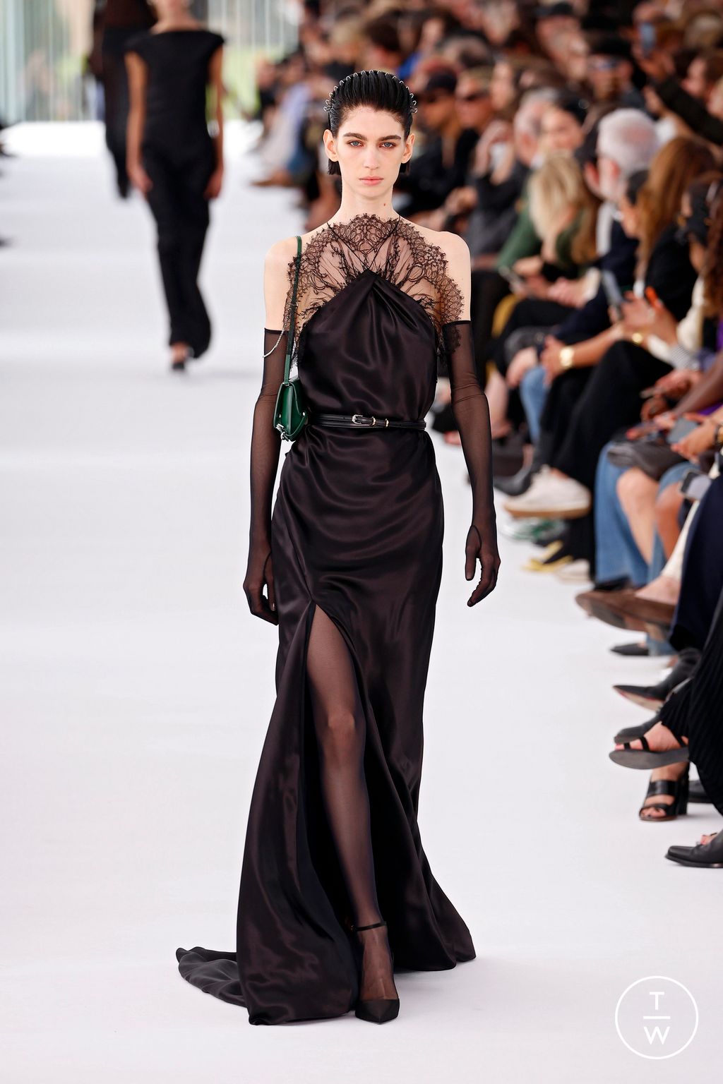 Fashion Week Paris Spring/Summer 2024 look 41 from the Givenchy collection womenswear