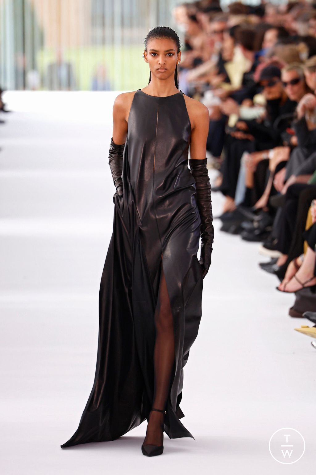 Fashion Week Paris Spring/Summer 2024 look 52 from the Givenchy collection womenswear
