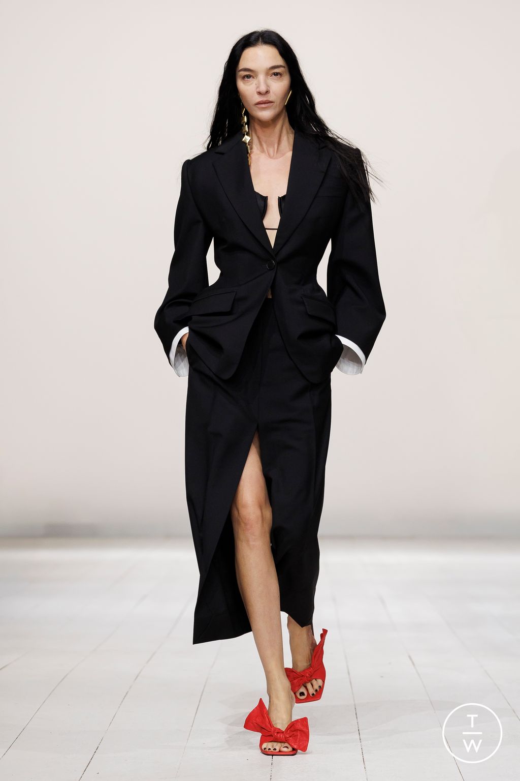 Fashion Week Paris Spring/Summer 2026 look 15 from the Givenchy collection womenswear