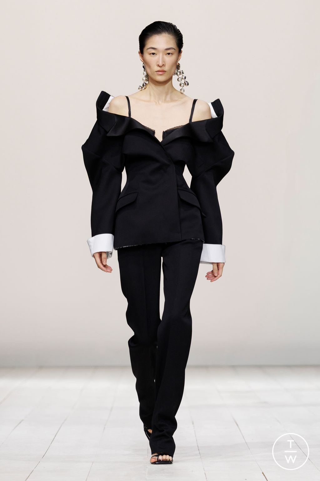 Fashion Week Paris Spring/Summer 2026 look 46 from the Givenchy collection womenswear