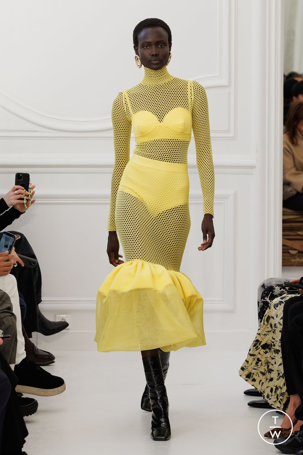 Fashion Week Paris Fall/Winter 2025 look 11 from the Givenchy collection womenswear