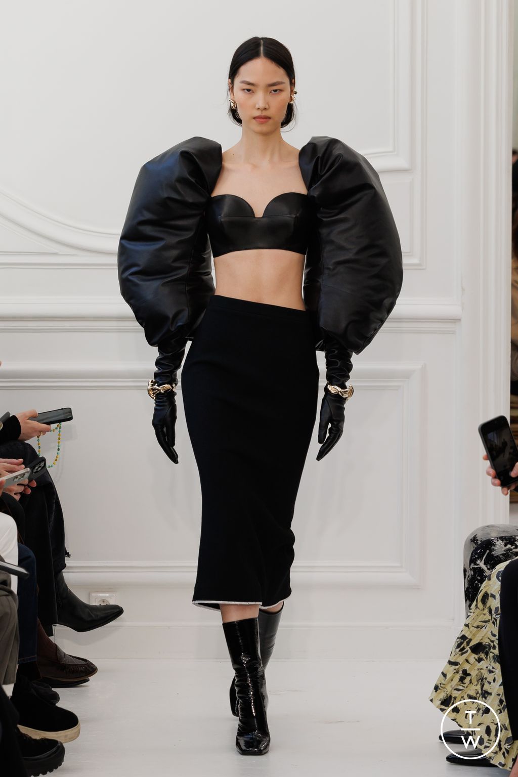 Fashion Week Paris Fall/Winter 2025 look 32 de la collection Givenchy womenswear
