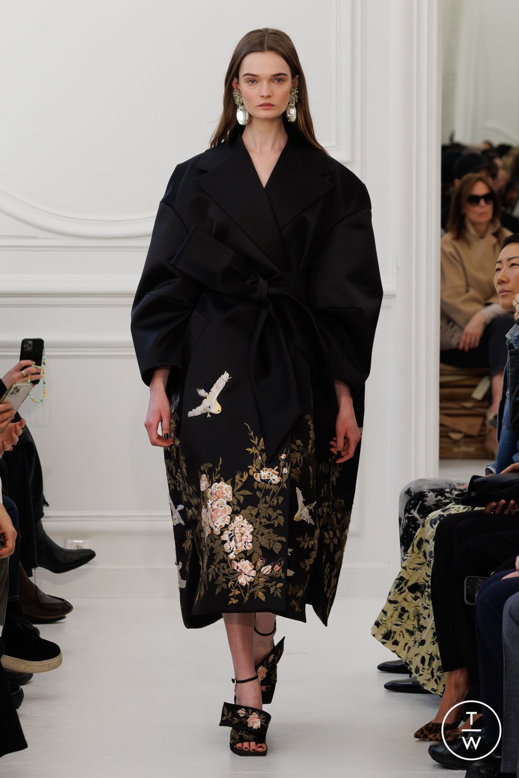 Fashion Week Paris Fall/Winter 2025 look 35 de la collection Givenchy womenswear