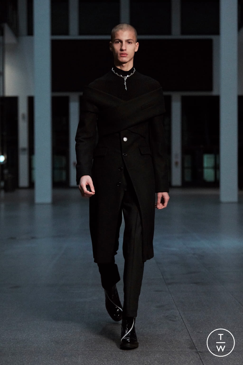 Fashion Week Paris Fall/Winter 2021 look 2 from the GmbH collection 男装
