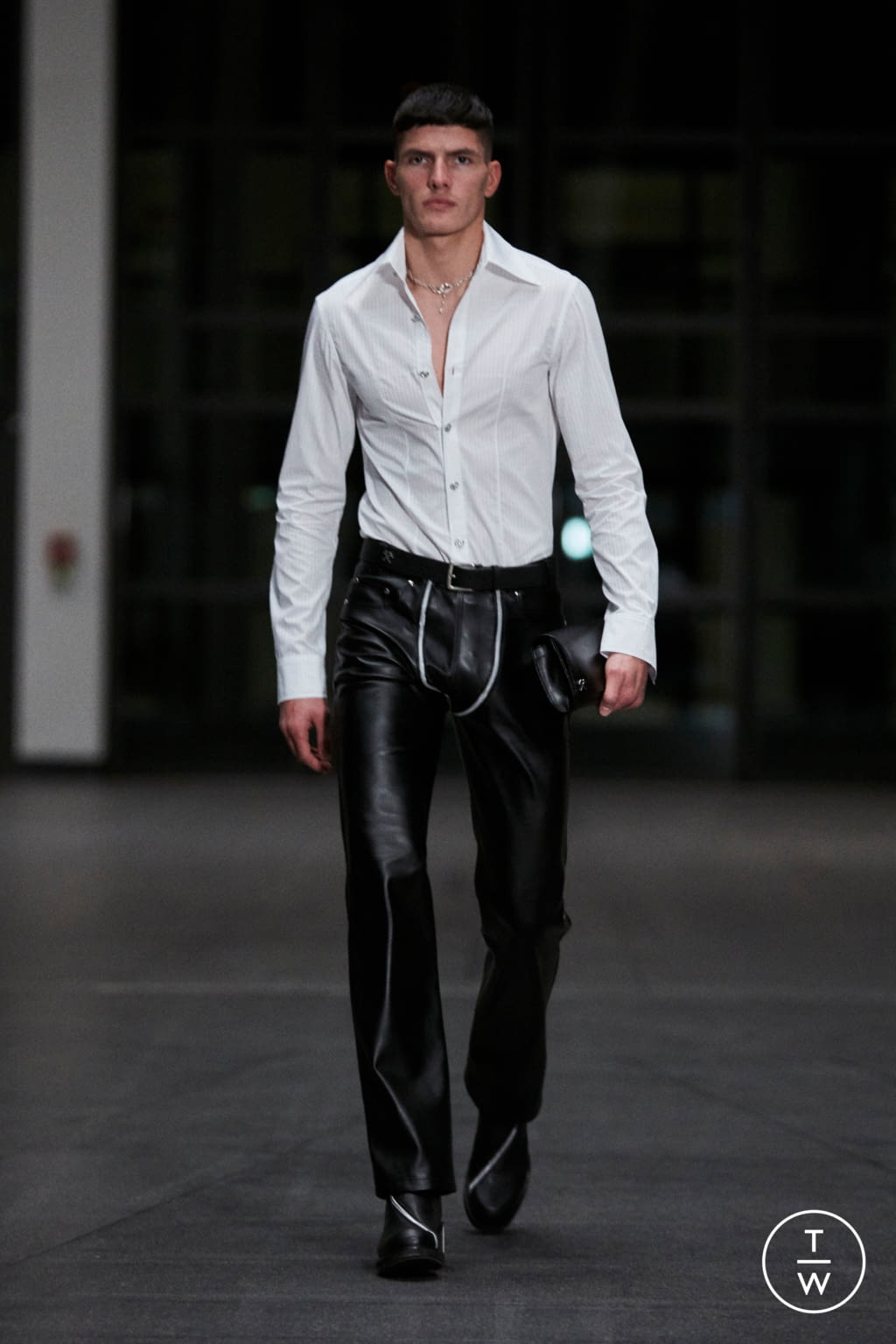 Fashion Week Paris Fall/Winter 2021 look 8 from the GmbH collection 男装