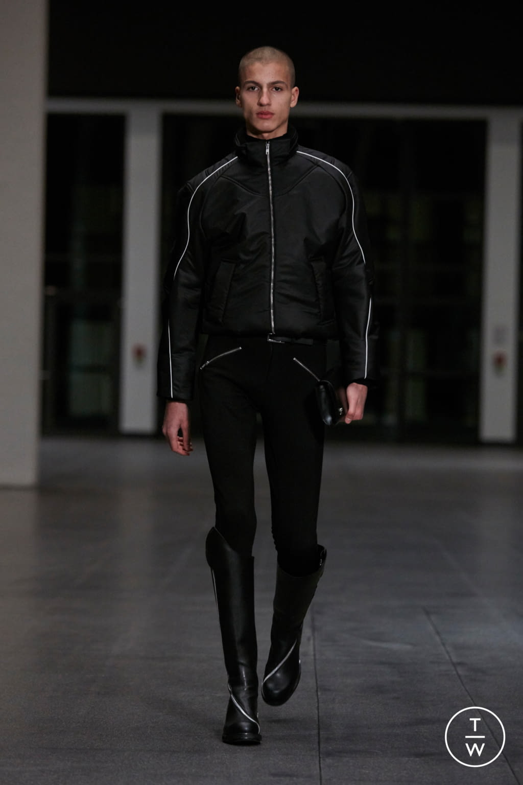Fashion Week Paris Fall/Winter 2021 look 16 from the GmbH collection 男装