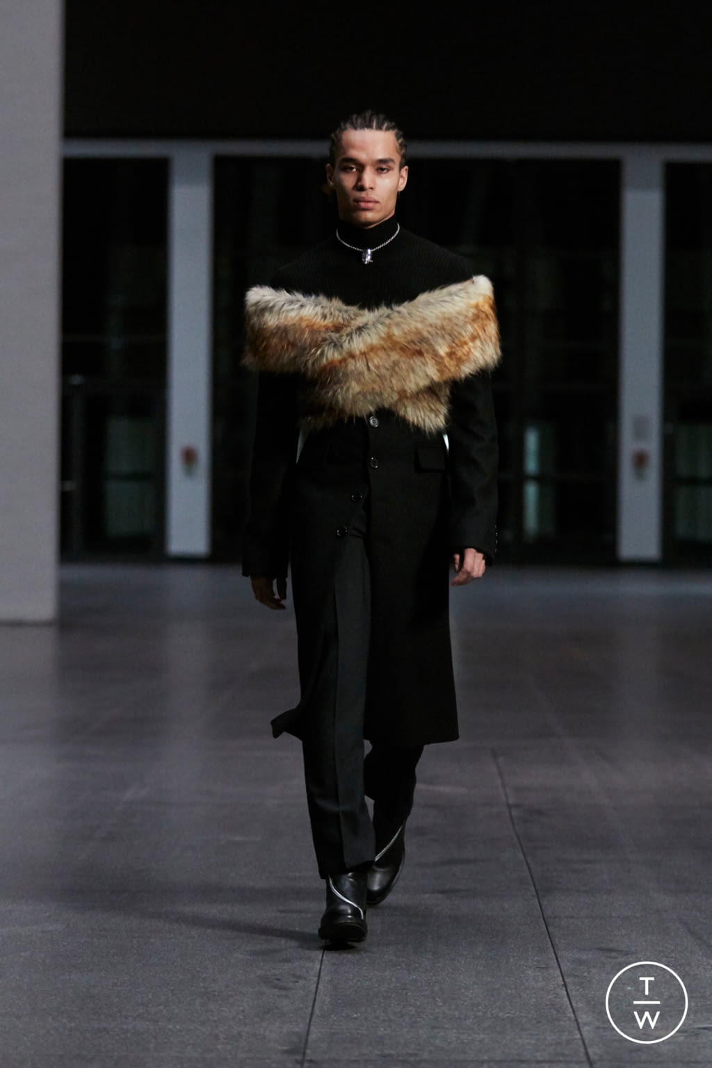Fashion Week Paris Fall/Winter 2021 look 26 from the GmbH collection 男装