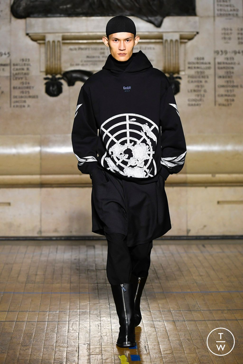 Fashion Week Paris Fall/Winter 2024 look 2 from the GmbH collection menswear