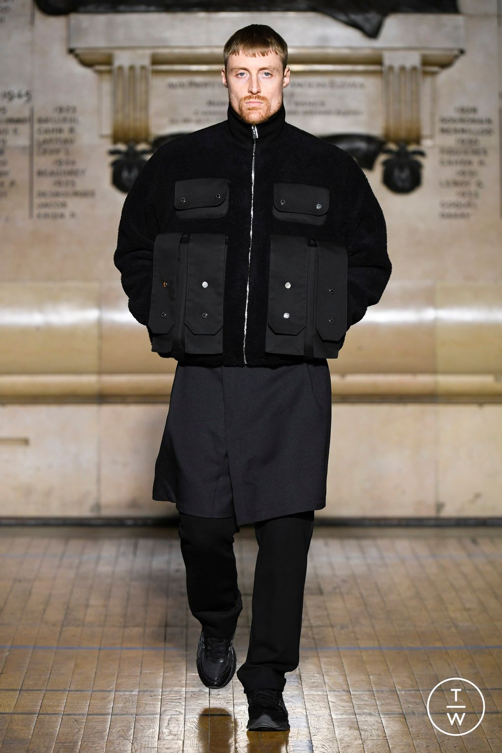Fashion Week Paris Fall/Winter 2024 look 13 from the GmbH collection 男装