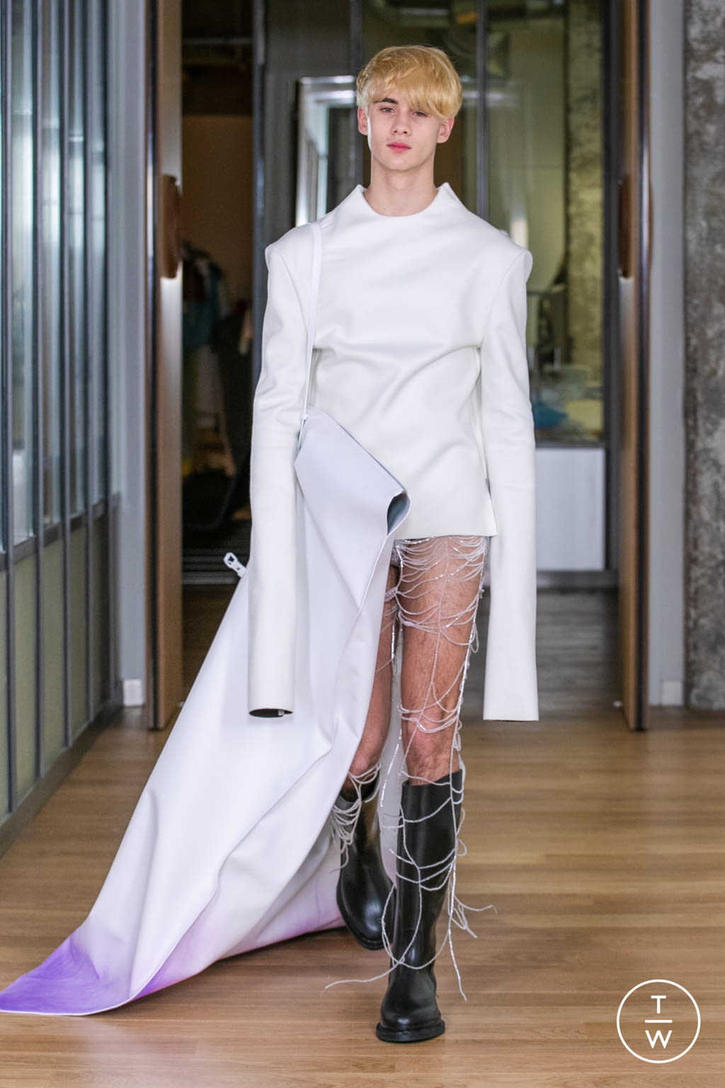 Fashion Week Paris Fall/Winter 2021 look 56 from the IFM PARIS collection womenswear