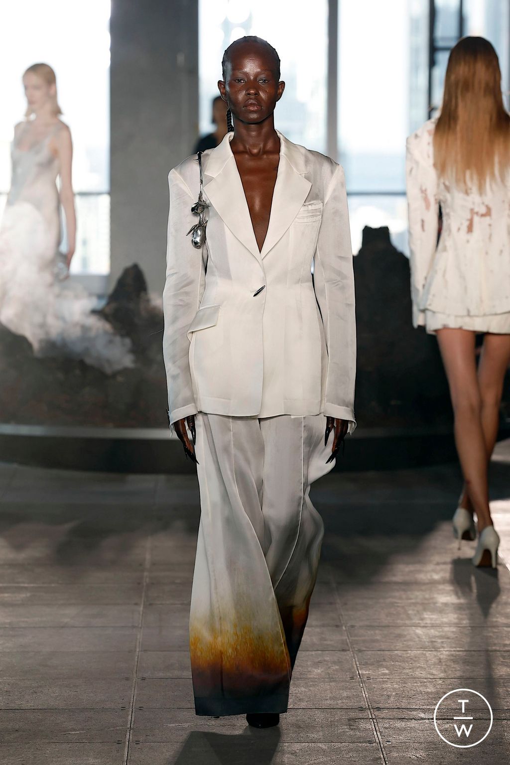 Fashion Week New York Spring/Summer 2025 look 4 from the Grace Ling collection 女装