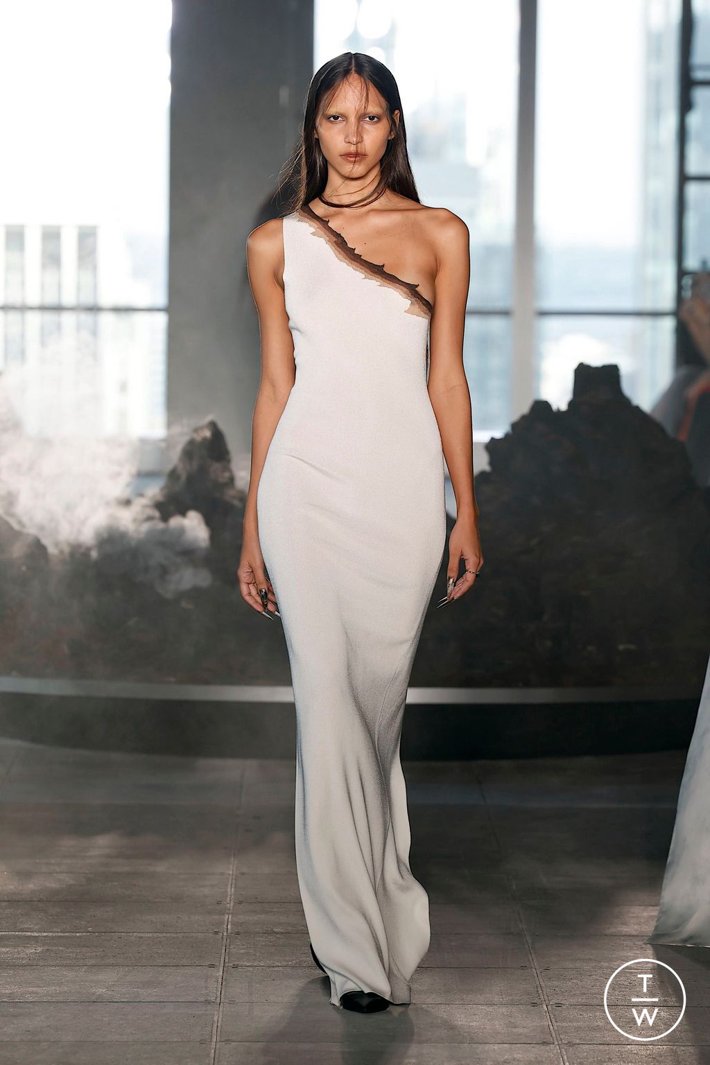 Fashion Week New York Spring/Summer 2025 look 9 from the Grace Ling collection 女装