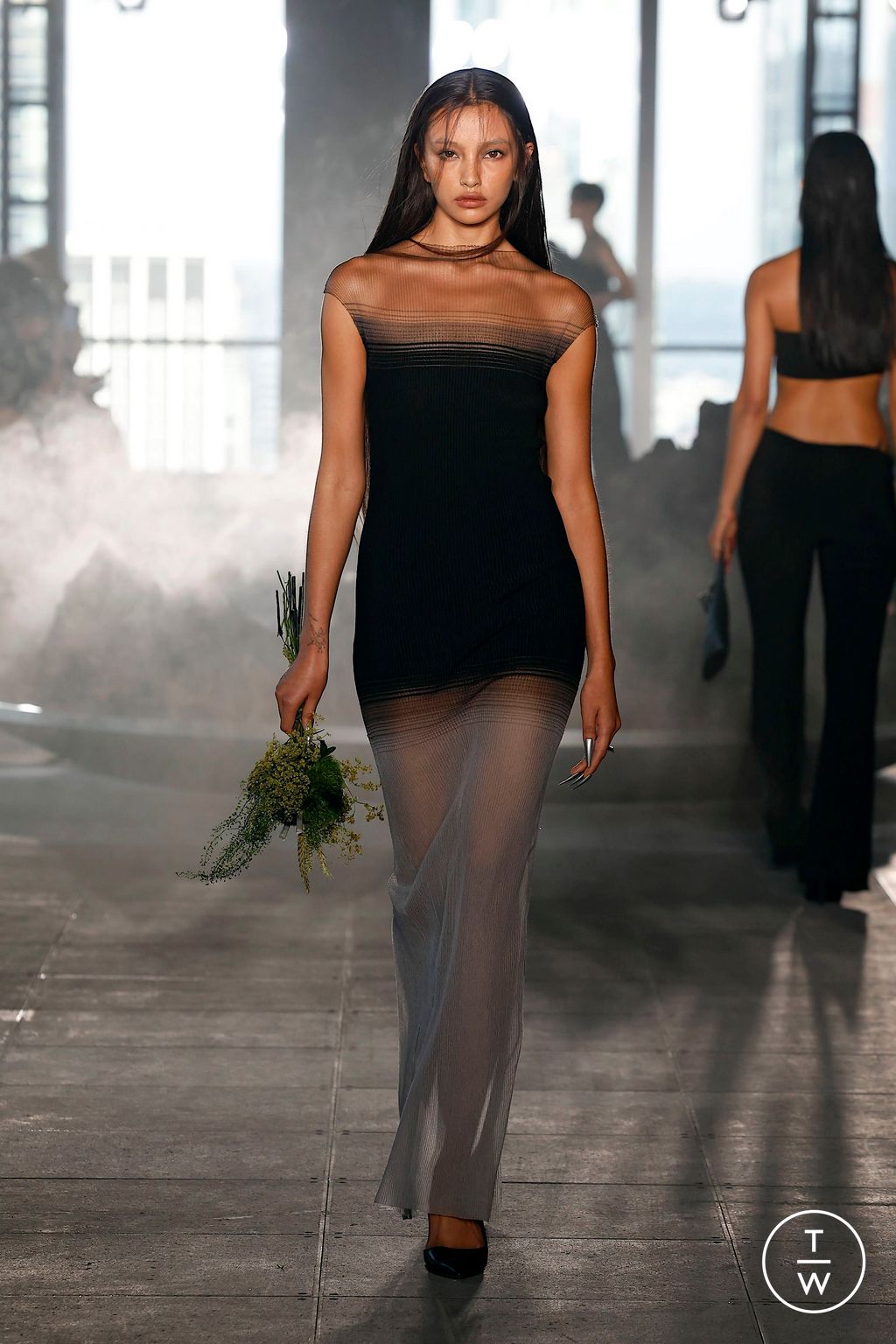 Fashion Week New York Spring/Summer 2025 look 16 from the Grace Ling collection 女装