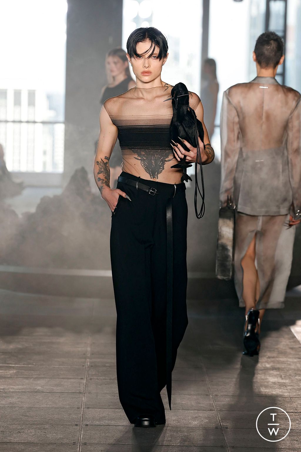 Fashion Week New York Spring/Summer 2025 look 18 from the Grace Ling collection 女装