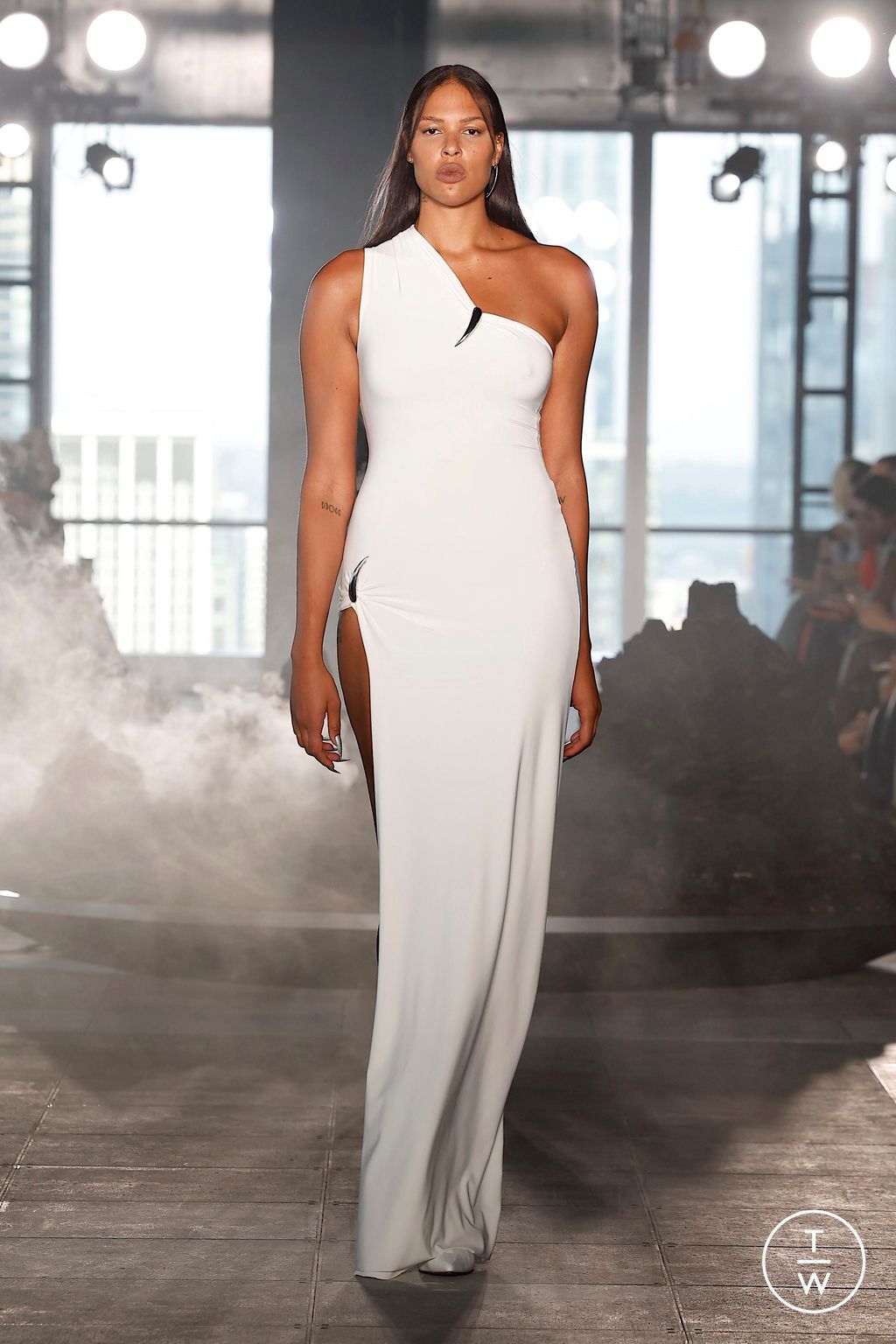 Fashion Week New York Spring-Summer 2025 look 31 from the Grace Ling collection 女装