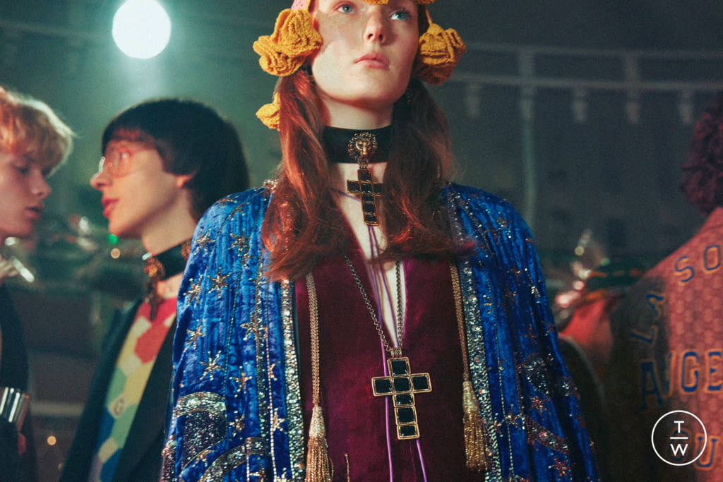 Fashion Week Paris Fall/Winter 2018 look 7 from the Gucci Gift Giving collection womenswear