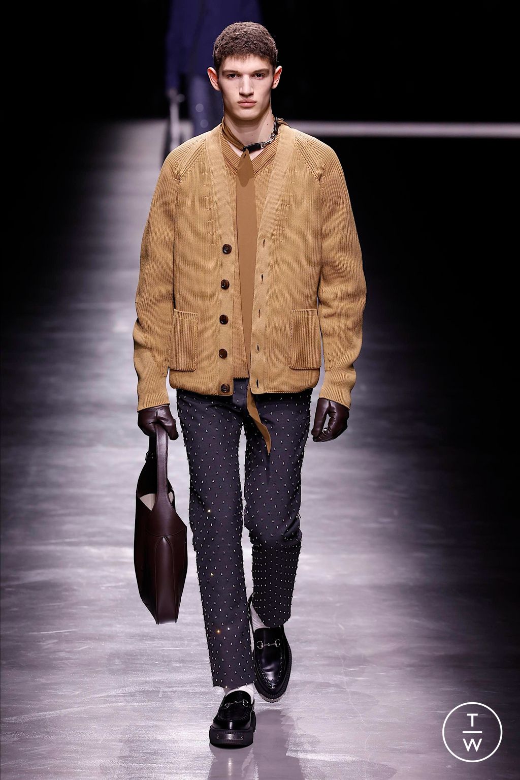 Fashion Week Milan Fall/Winter 2024 look 30 from the Gucci collection menswear