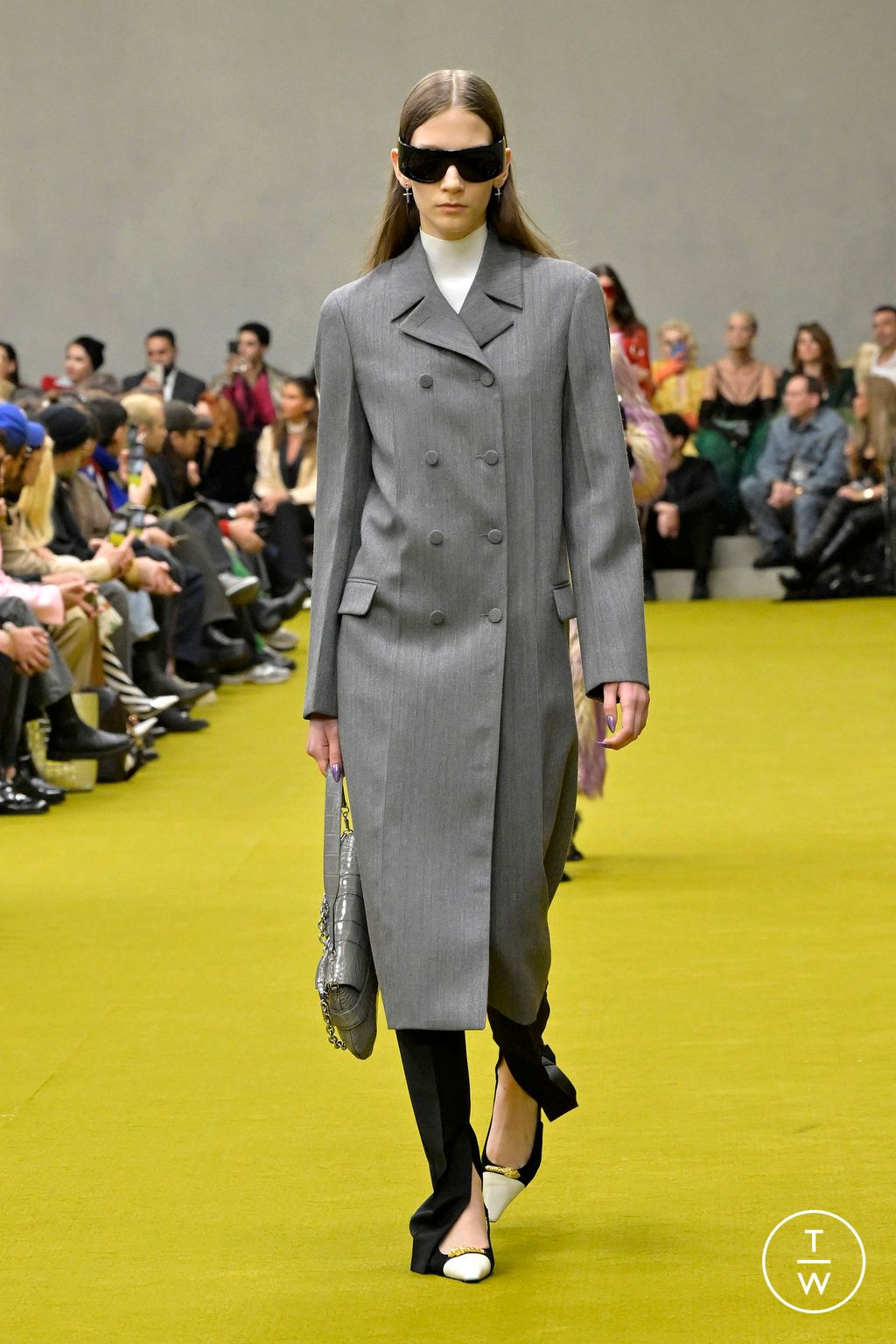 Fashion Week Milan Fall/Winter 2023 look 2 de la collection Gucci womenswear