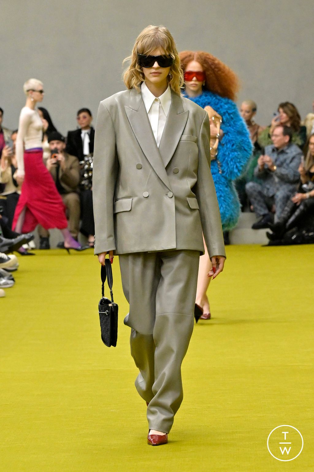 Fashion Week Milan Fall/Winter 2023 look 8 from the Gucci collection 女装