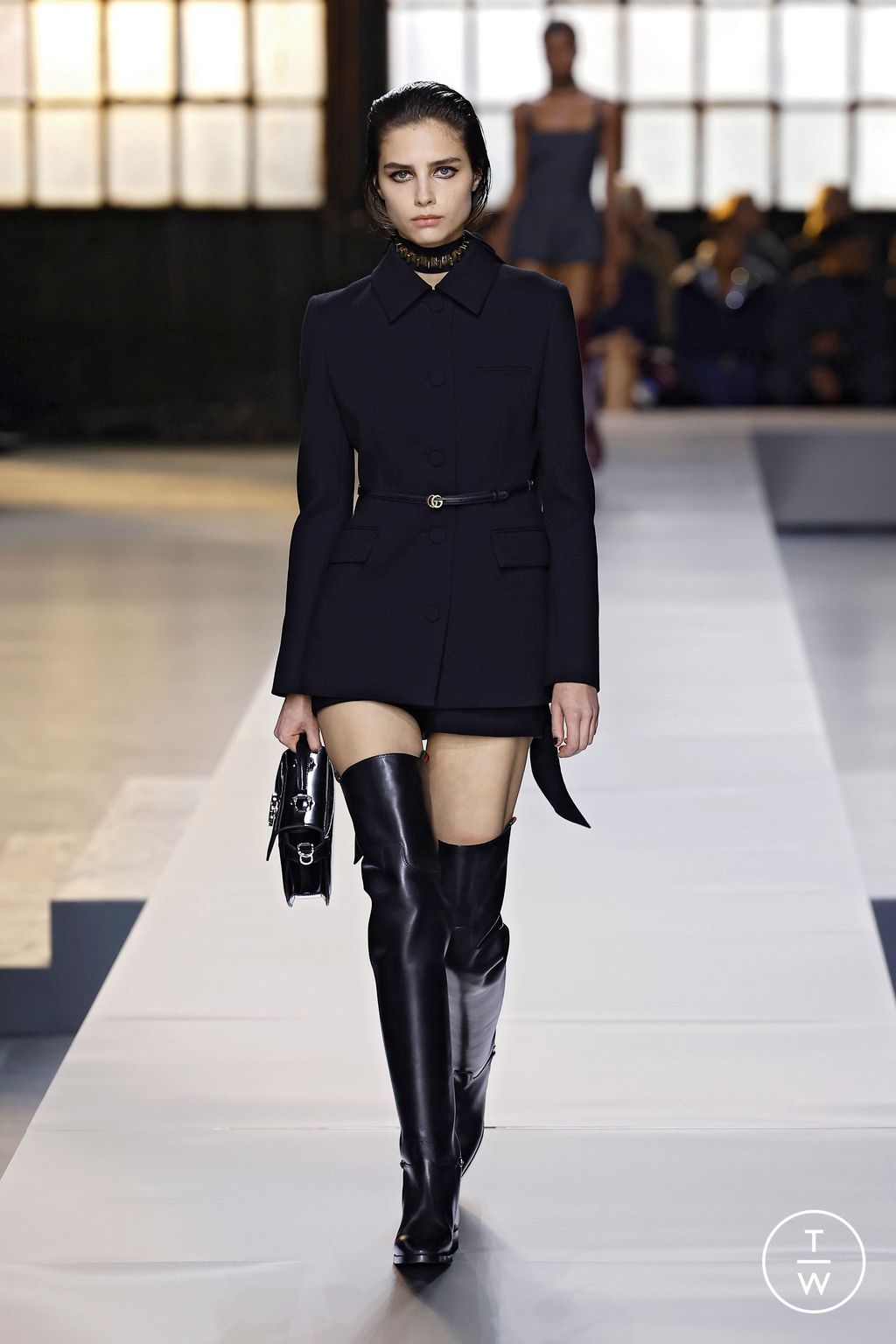 Fashion Week Milan Fall/Winter 2024 look 1 de la collection Gucci womenswear