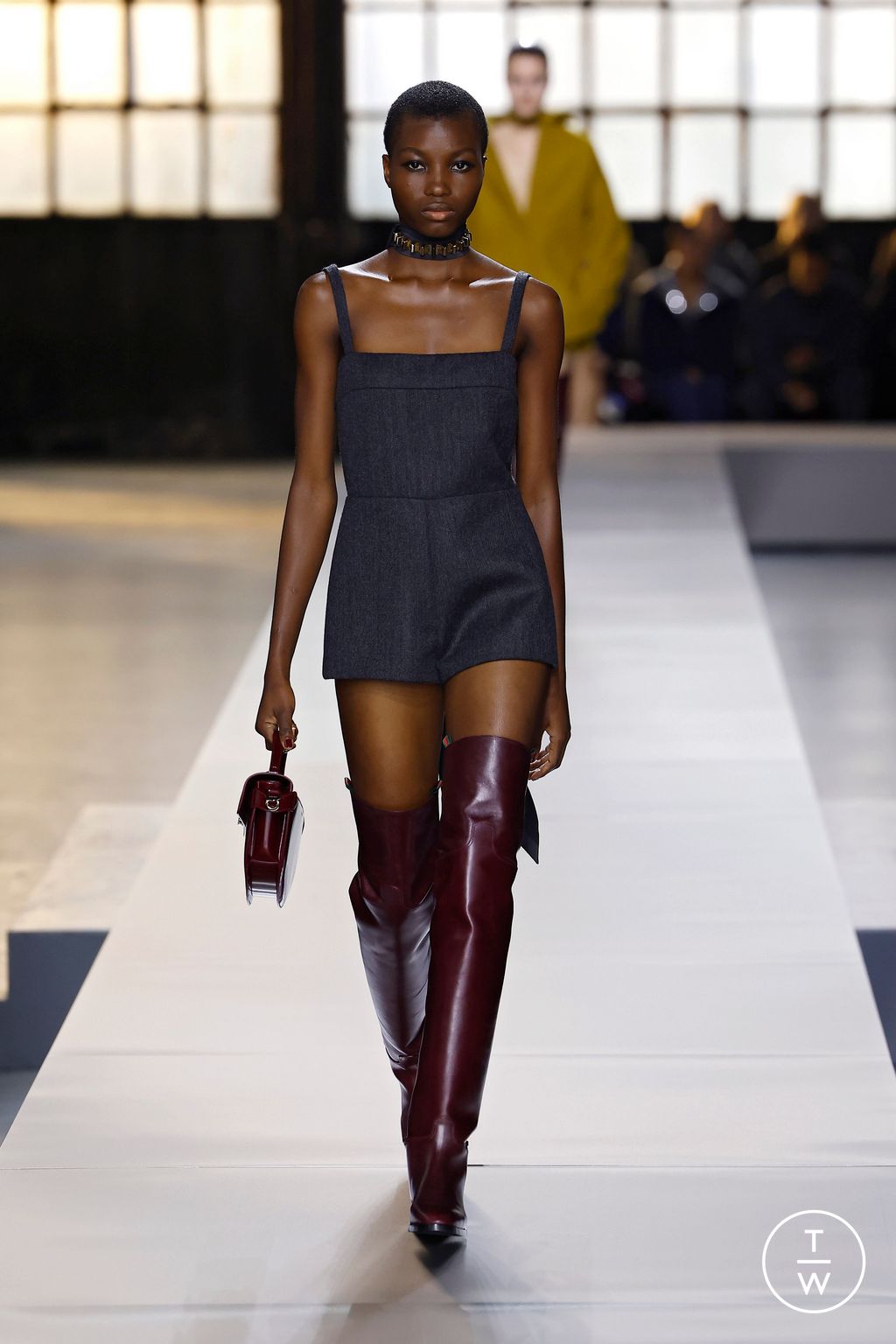 Fashion Week Milan Fall/Winter 2024 look 2 de la collection Gucci womenswear